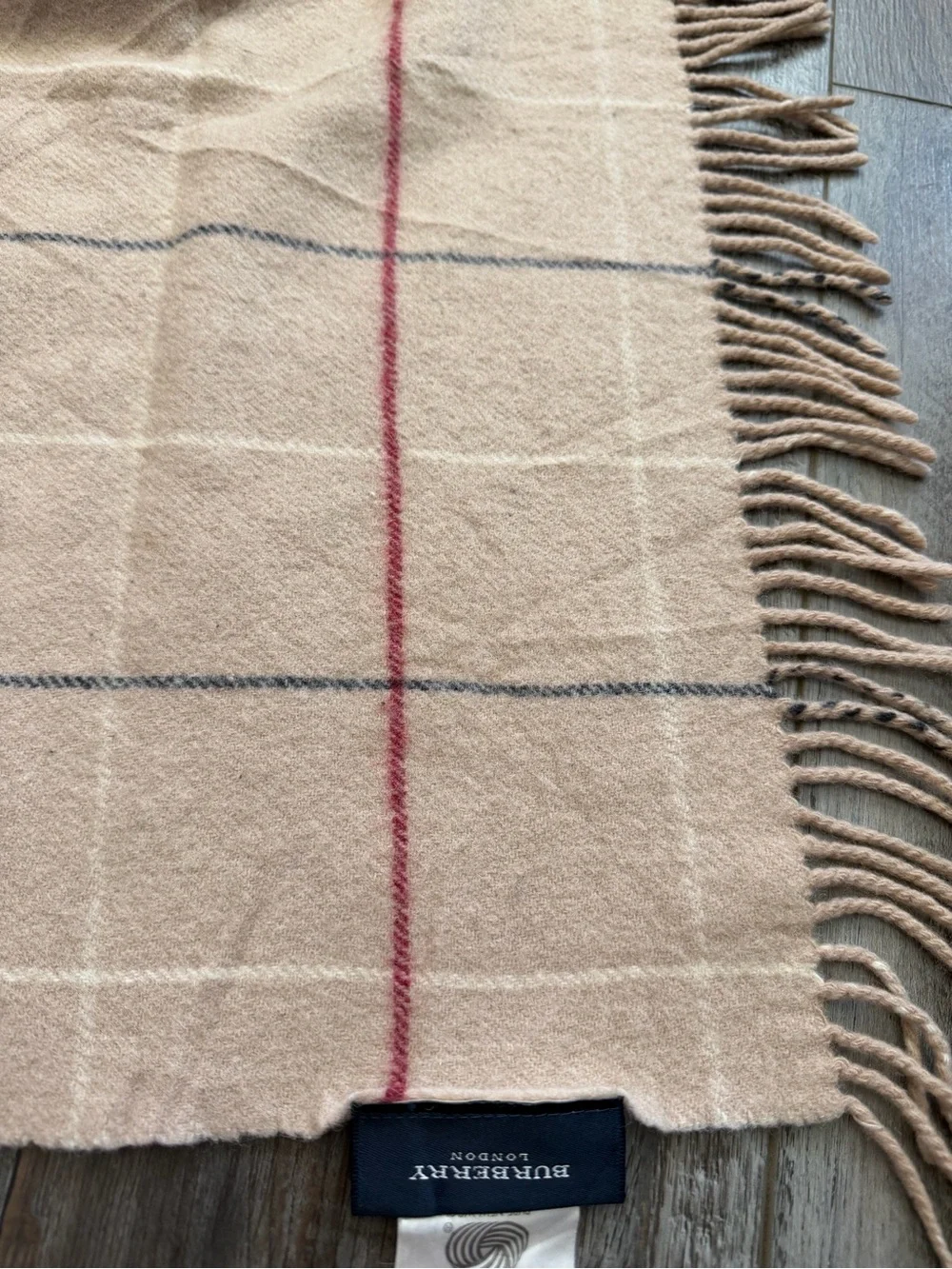 Burberry Beige Plaid Wool scarf